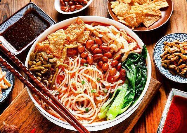 螺蛳粉调料包装机 是怎么做到精确计量完美包装